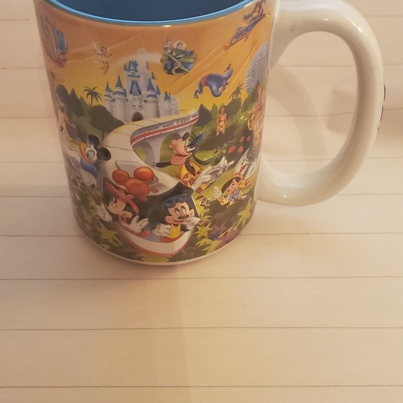 Vintage Walt Disney Coffee Mug  (2000 Magic Kingdom Anniversary 45 years of mag) - Picture 4 of 4